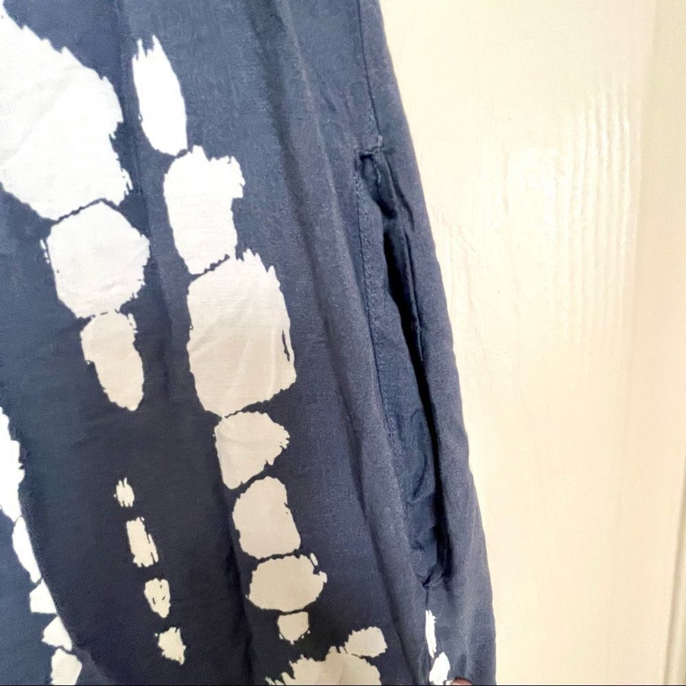 Buenos Ninos V neck blue and white pant suit - Picture 6 of 11